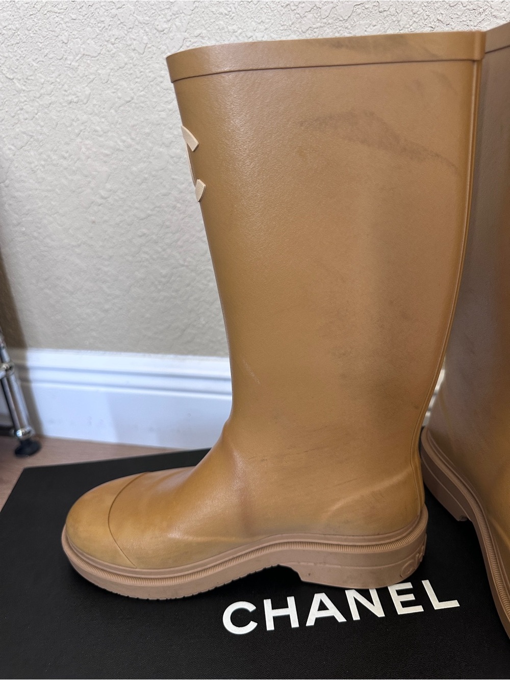 CHANEL Tan Boots with Cream CC Logo - Picture 3 of 16